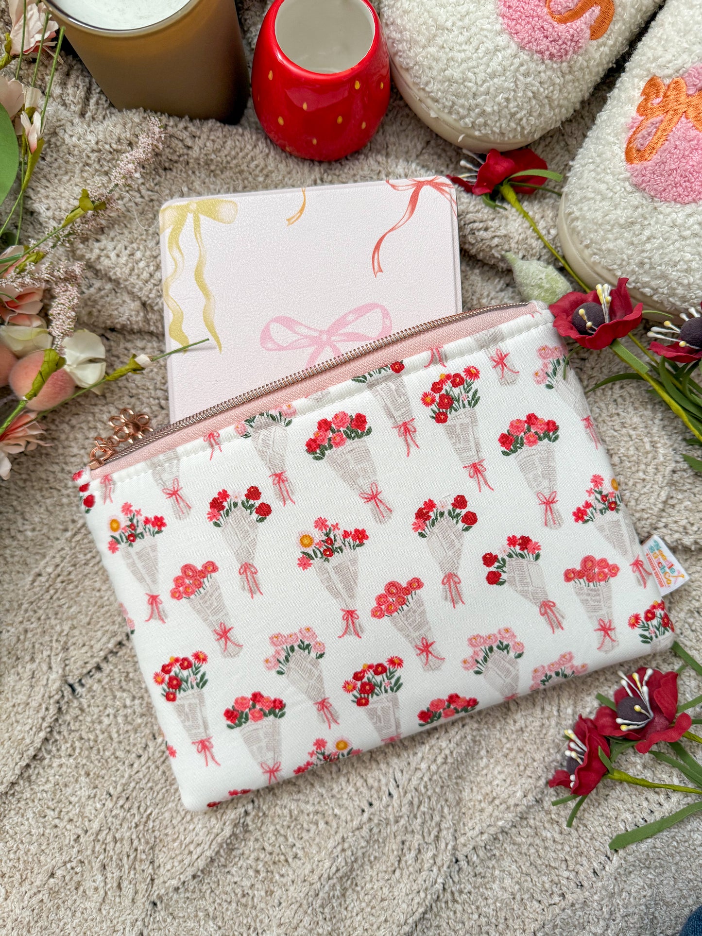 Rose Bouquet Pouch