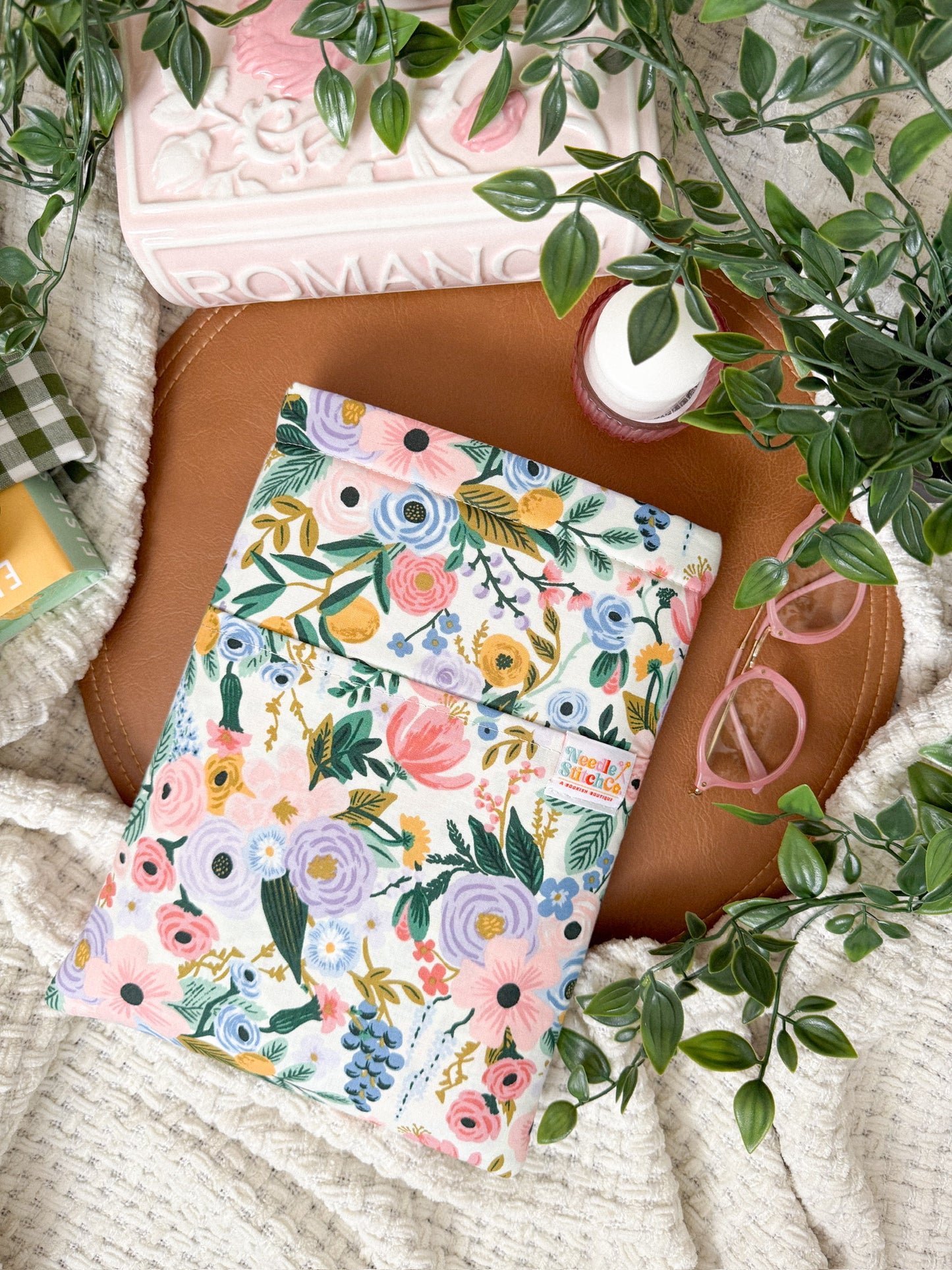 Garden Party in Ivory