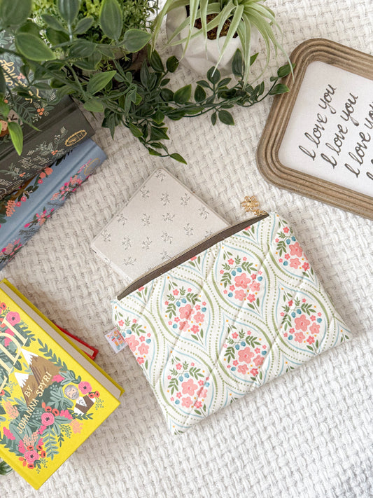 Primrose Hill Kindle Pouch