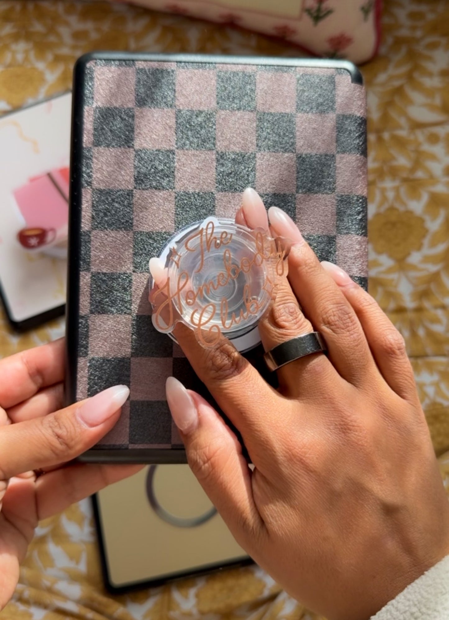 Home & Heart E-Reader Grips